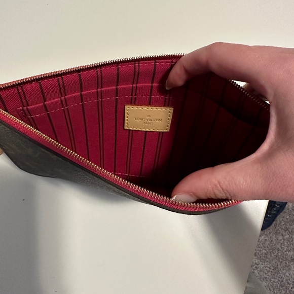 Louis Vuitton Wristlet - Picture 4 of 5